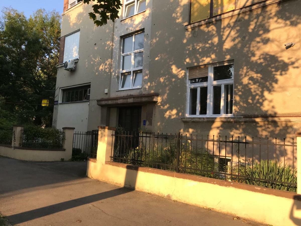 Studio Apartman Park Galerija Daire Ösek Dış mekan fotoğraf